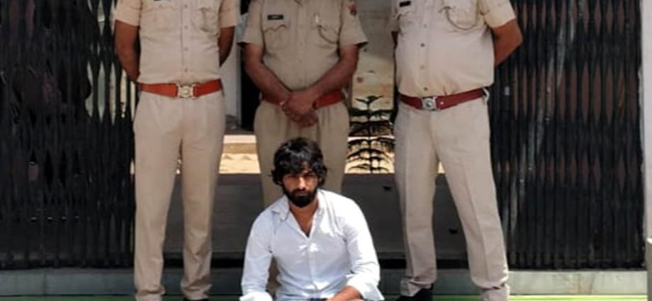 KOTPUTLI-BEHROR: अवैध देशी कट्टा सहित टॉप-10 अपराधी गिरफ्तार KOTPUTLI-BEHROR: अवैध देशी कट्टा सहित टॉप-10 अपराधी गिरफ्तार