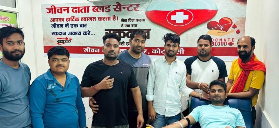 KOTPUTLI-BEHROR: युवाओं ने रक्तदान कर डा.अंबेडकर को दी श्रद्धांजलि KOTPUTLI-BEHROR: युवाओं ने रक्तदान कर डा.अंबेडकर को दी श्रद्धांजलि