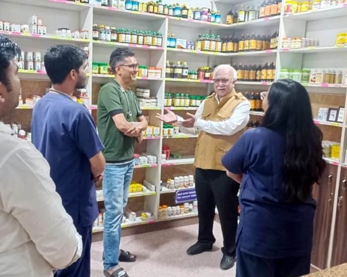 KOTPUTLI-BEHROR: हर व्यक्ति की आवश्यकता है आयुर्वेद और योग: प्रमोद शर्मा KOTPUTLI-BEHROR: हर व्यक्ति की आवश्यकता है आयुर्वेद और योग: प्रमोद शर्मा