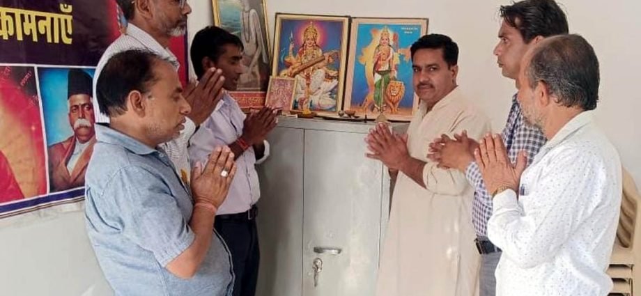 KOTPUTLI-BEHROR: साहित्य परिषद की काव्य गोष्ठी आयोजित KOTPUTLI-BEHROR: साहित्य परिषद की काव्य गोष्ठी आयोजित