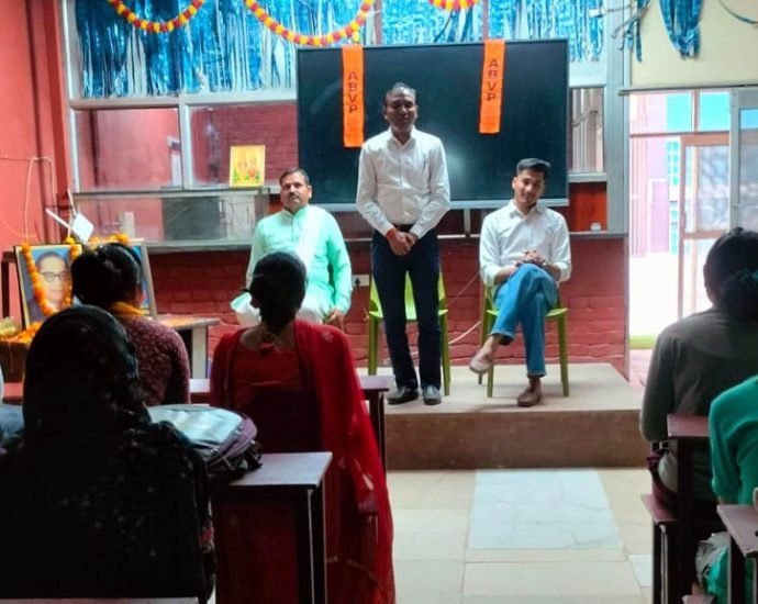 KOTPUTLI-BEHROR: विचार गोष्ठी में डा.अंबेडकर के विचारों को बताया प्रासंगिक KOTPUTLI-BEHROR: विचार गोष्ठी में डा.अंबेडकर के विचारों को बताया प्रासंगिक