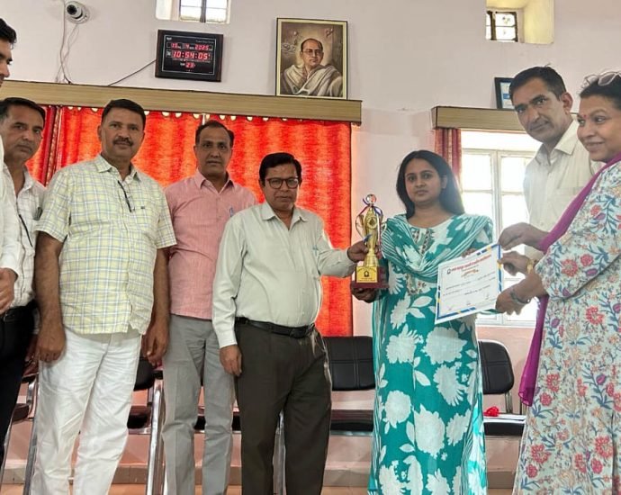 KOTPUTLI-BEHROR: एलबीएस की पूजा यादव ने एमएससी में किया टॉप KOTPUTLI-BEHROR: एलबीएस की पूजा यादव ने एमएससी में किया टॉप