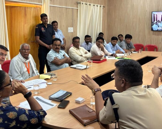 KOTPUTLI-BEHROR: 56 प्रकरणों पर कलेक्टर ने दिए निस्तारण के निर्देश KOTPUTLI-BEHROR: 56 प्रकरणों पर कलेक्टर ने दिए निस्तारण के निर्देश