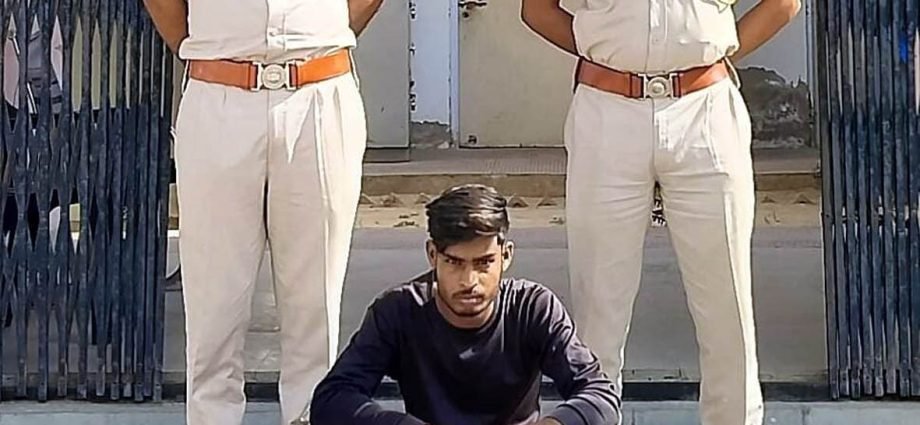 KOTPUTLI-BEHROR: स्कूल से पोषाहार चोरी की वारदात का खुलासा KOTPUTLI-BEHROR: स्कूल से पोषाहार चोरी की वारदात का खुलासा