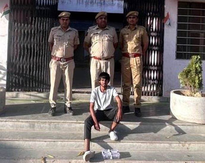 KOTPUTLI-BEHROR: अवैध देशी पिस्टल के साथ आरोपी गिरफ्तार KOTPUTLI-BEHROR: अवैध देशी पिस्टल के साथ आरोपी गिरफ्तार