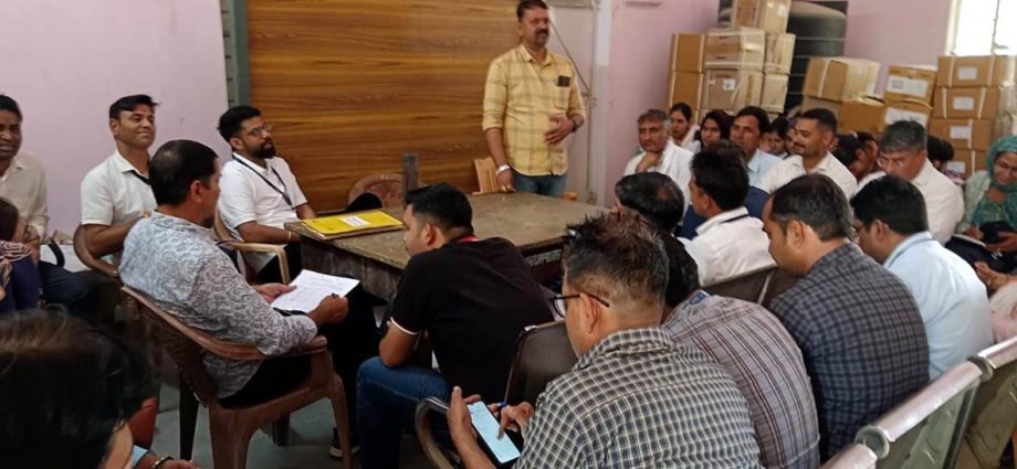 KOTPUTLI-BEHROR: भीषण गर्मी से निपटने के लिए स्वास्थ्य विभाग अलर्ट KOTPUTLI-BEHROR: भीषण गर्मी से निपटने के लिए स्वास्थ्य विभाग अलर्ट