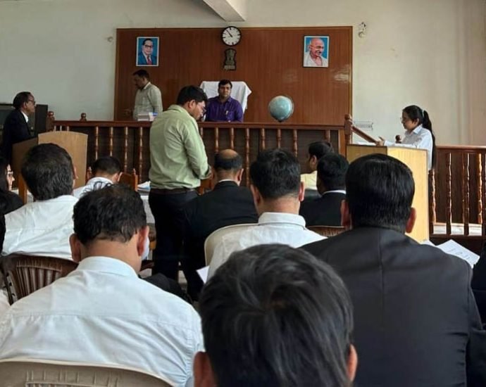 KOTPUTLI-BEHROR: लॉ कॉलेज में मूट कोर्ट प्रतियोगिता का आयोजन KOTPUTLI-BEHROR: लॉ कॉलेज में मूट कोर्ट प्रतियोगिता का आयोजन