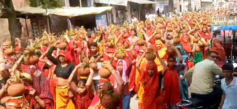 KOTPUTLI-BEHROR: निकली कलश यात्रा, भागवत कथा का आगाज
