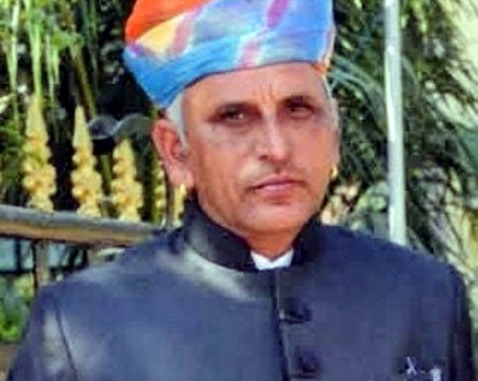 KOTPUTLI-BEHROR: वरिष्ठ रेडियोग्राफर कर्मराज हुए पदोन्नत KOTPUTLI-BEHROR: वरिष्ठ रेडियोग्राफर कर्मराज हुए पदोन्नत