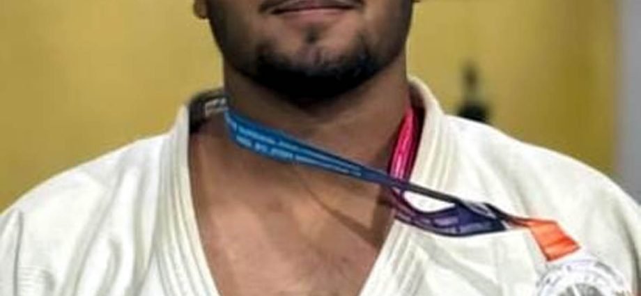 KOTPUTLI-BEHROR: जूनियर नेशनल जूड़ो में रजत पदक जीता KOTPUTLI-BEHROR: जूनियर नेशनल जूड़ो में रजत पदक जीता