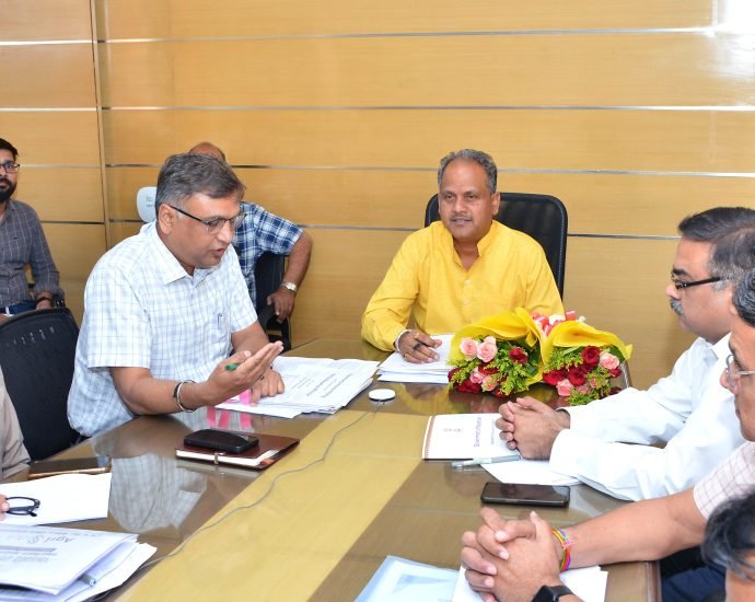 JAIPUR: राजस्व एवं उपनिवेशन विभाग की समीक्षा बैठक JAIPUR: राजस्व एवं उपनिवेशन विभाग की समीक्षा बैठक