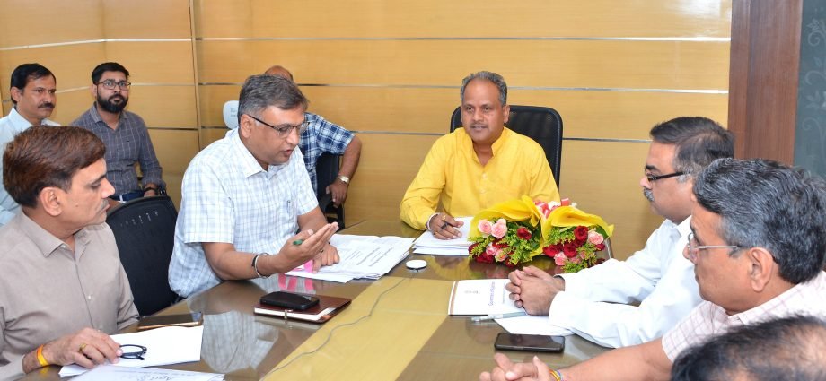 JAIPUR: राजस्व एवं उपनिवेशन विभाग की समीक्षा बैठक JAIPUR: राजस्व एवं उपनिवेशन विभाग की समीक्षा बैठक