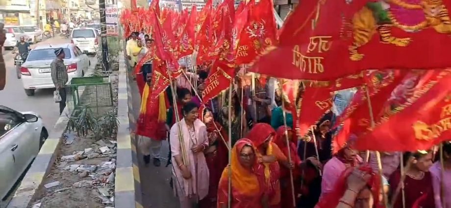 KOTPUTLI-BEHROR: मां के जयकारों संग निकली श्रद्धा की पदयात्रा KOTPUTLI-BEHROR: मां के जयकारों संग निकली श्रद्धा की पदयात्रा