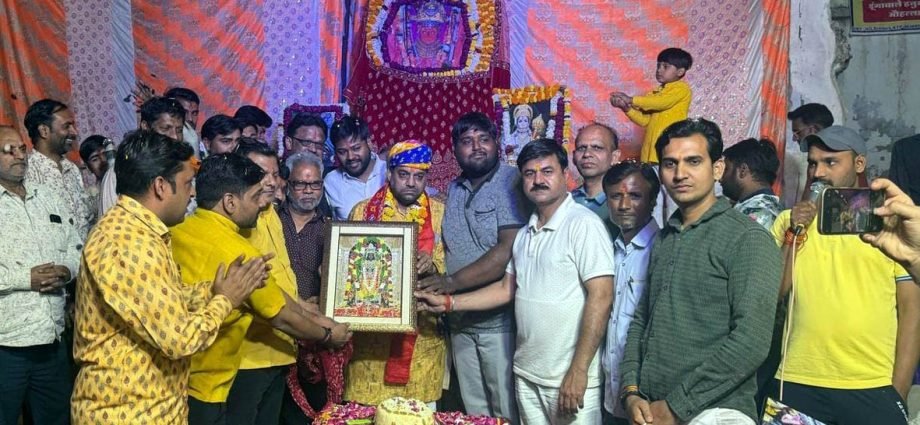 KOTPUTLI-BEHROR: माता रानी के चरणों में भक्ति की अनुपम प्रस्तुति KOTPUTLI-BEHROR: माता रानी के चरणों में भक्ति की अनुपम प्रस्तुति