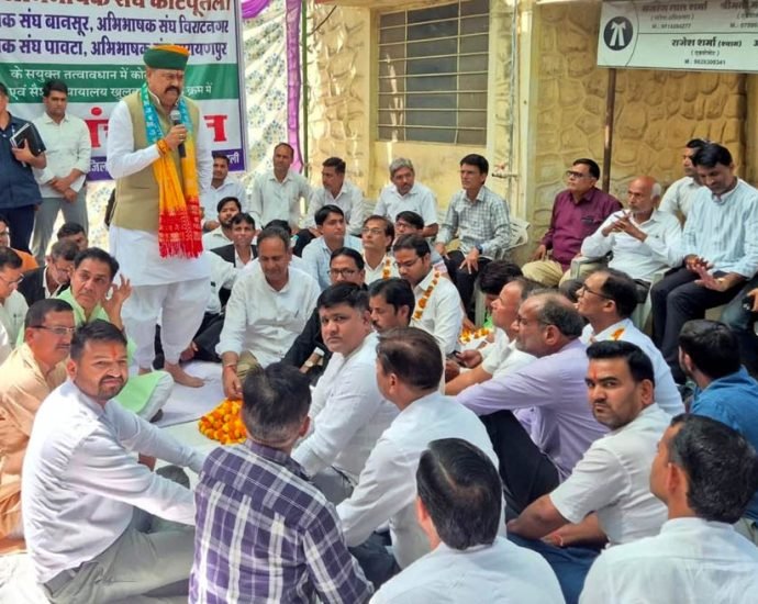 KOTPUTLI-BEHROR: जिला न्यायालय की लड़ाई अब विधायकों के कंधों पर KOTPUTLI-BEHROR: जिला न्यायालय की लड़ाई अब विधायकों के कंधों पर