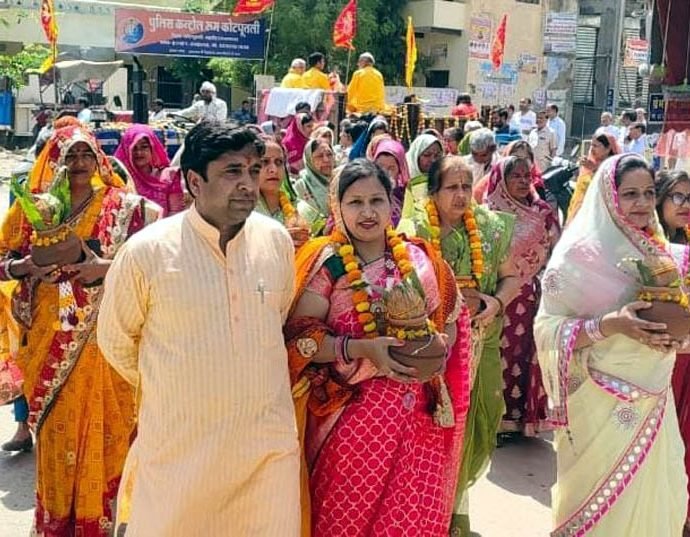 KOTPUTLI-BEHROR: प्राण प्रतिष्ठा से पूर्व निकाली भव्य शोभायात्रा KOTPUTLI-BEHROR: प्राण प्रतिष्ठा से पूर्व निकाली भव्य शोभायात्रा