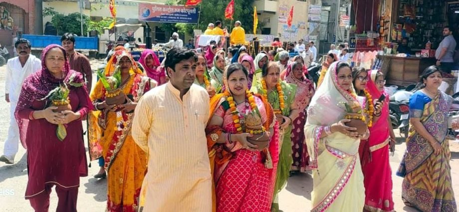 KOTPUTLI-BEHROR: प्राण प्रतिष्ठा से पूर्व निकाली भव्य शोभायात्रा KOTPUTLI-BEHROR: प्राण प्रतिष्ठा से पूर्व निकाली भव्य शोभायात्रा