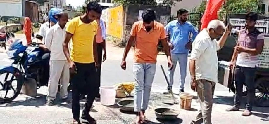 KOTPUTLI-BEHROR: जिम्मेदारों की अनदेखी से बढ़ा जन आक्रोश KOTPUTLI-BEHROR: जिम्मेदारों की अनदेखी से बढ़ा जन आक्रोश