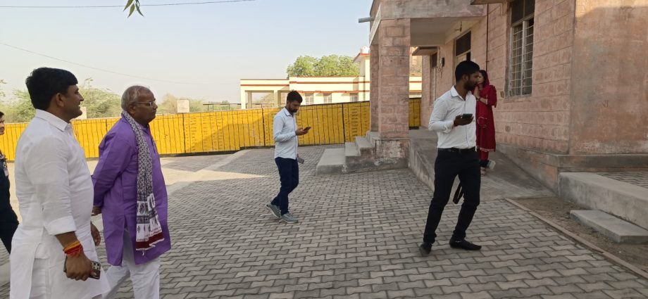 JAIPUR: ग्राम पंचायतों में सफाई व्यवस्था सुधारें JAIPUR: ग्राम पंचायतों में सफाई व्यवस्था सुधारें