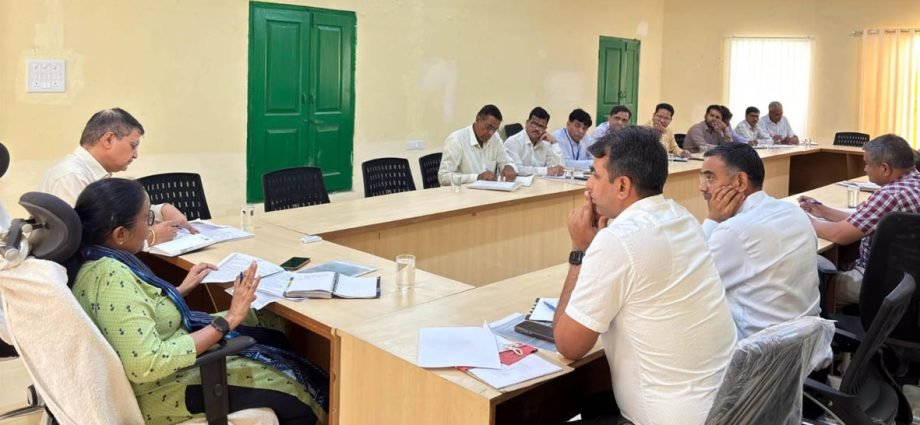 KOTPUTLI-BEHROR: गर्मी में निर्बाध पेयजल आपूर्ति करने के निर्देश KOTPUTLI-BEHROR: गर्मी में निर्बाध पेयजल आपूर्ति करने के निर्देश