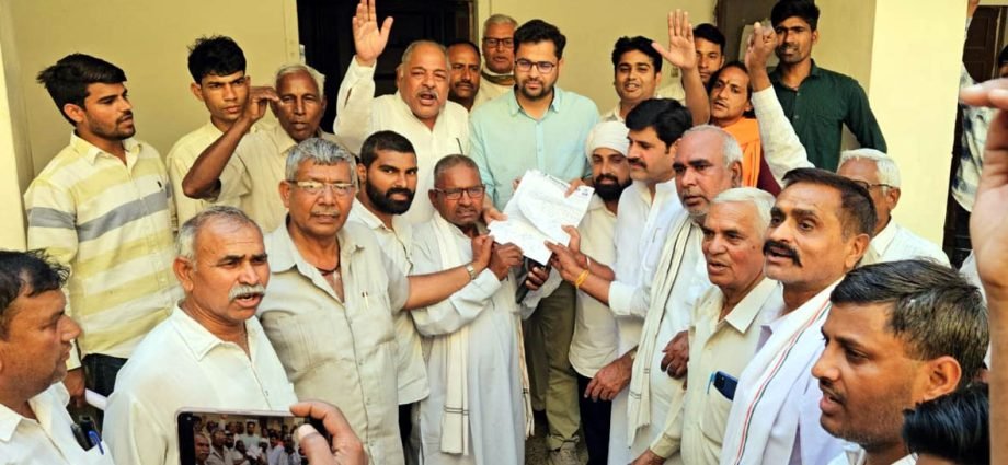 KOTPUTLI-BEHROR: आहूजा के विवादित बयान पर कोटपूतली में उबाल KOTPUTLI-BEHROR: आहूजा के विवादित बयान पर कोटपूतली में उबाल