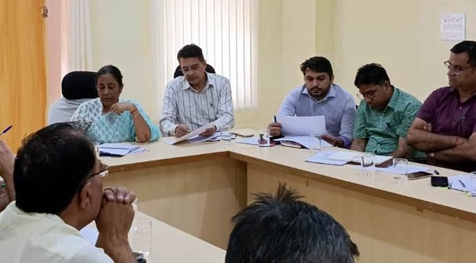 KOTPUTLI-BEHROR: यातायात नियमों के बारे में आमजन को जागरुक करें: डीएम KOTPUTLI-BEHROR: यातायात नियमों के बारे में आमजन को जागरुक करें: डीएम