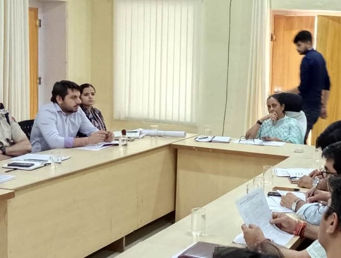 KOTPUTLI-BEHROR: कलेक्टर ने दिए अवैध खनन की रोकथाम के निर्देश KOTPUTLI-BEHROR: कलेक्टर ने दिए अवैध खनन की रोकथाम के निर्देश