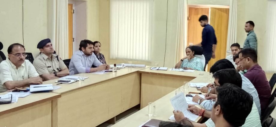 KOTPUTLI-BEHROR: कलेक्टर ने दिए अवैध खनन की रोकथाम के निर्देश KOTPUTLI-BEHROR: कलेक्टर ने दिए अवैध खनन की रोकथाम के निर्देश