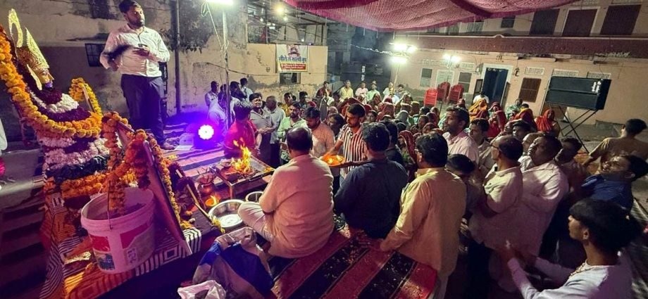 KOTPUTLI-BEHROR: 26वें मासिक श्याम जागरण में गूंजे भजन KOTPUTLI-BEHROR: 26वें मासिक श्याम जागरण में गूंजे भजन