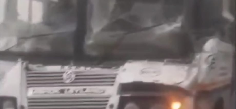 KOTPUTLI-BEHROR: ट्रोले से टकराई रोडवेज बस, बड़ा हादसा टला KOTPUTLI-BEHROR: ट्रोले से टकराई रोडवेज बस, बड़ा हादसा टला