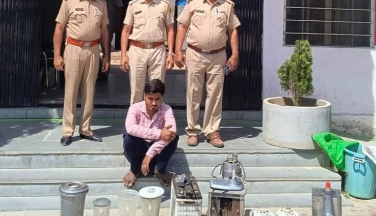 KOTPUTLI-BEHROR: ज्यूस की दुकान में लगातार चोरी की वारदात का खुलासा