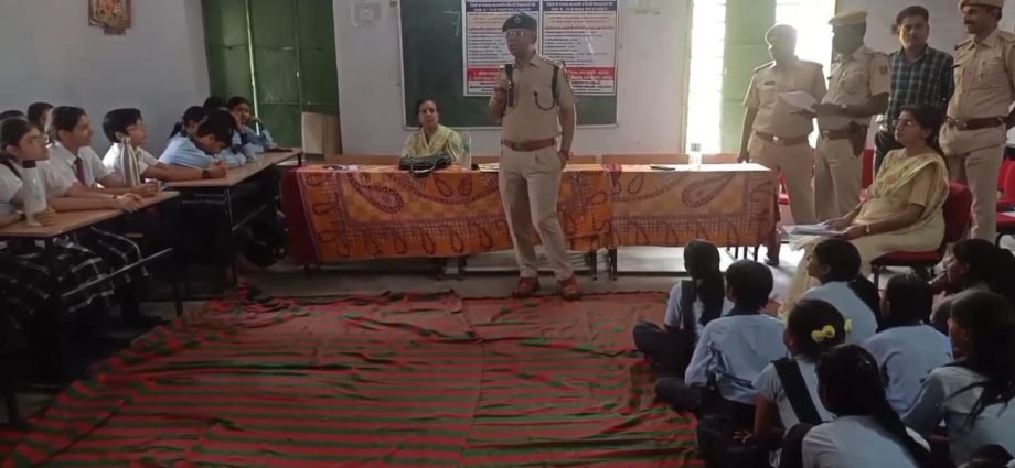 KOTPUTLI-BEHROR: प्रतियोगिताओं व वृक्षारोपण से सजी जागरुकता की अलख KOTPUTLI-BEHROR: प्रतियोगिताओं व वृक्षारोपण से सजी जागरुकता की अलख