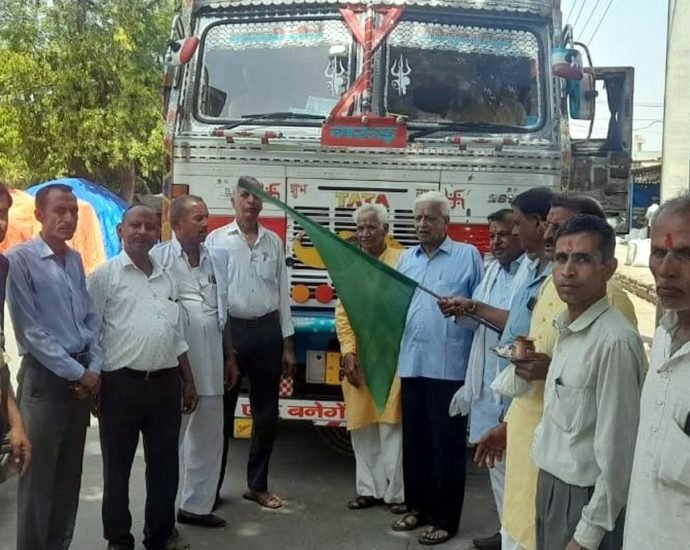 KOTPUTLI-BEHROR: 161 क्विंटल गेहूं शांतिकुंज हरिद्वार के लिए अर्पित KOTPUTLI-BEHROR: 161 क्विंटल गेहूं शांतिकुंज हरिद्वार के लिए अर्पित