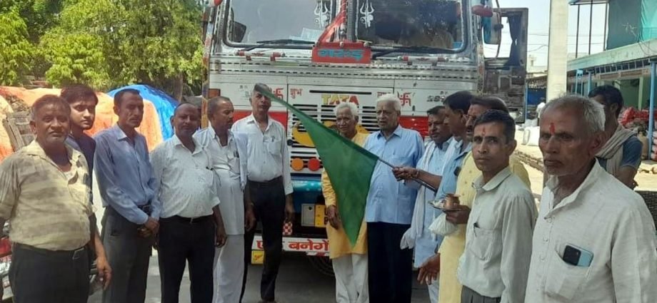 KOTPUTLI-BEHROR: 161 क्विंटल गेहूं शांतिकुंज हरिद्वार के लिए अर्पित KOTPUTLI-BEHROR: 161 क्विंटल गेहूं शांतिकुंज हरिद्वार के लिए अर्पित