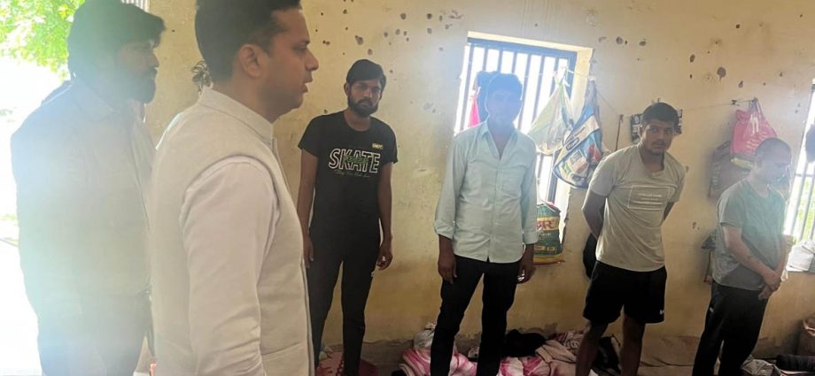 KOTPUTLI-BEHROR: विधिक प्राधिकरण के सचिव ने किया जेल का निरीक्षण
