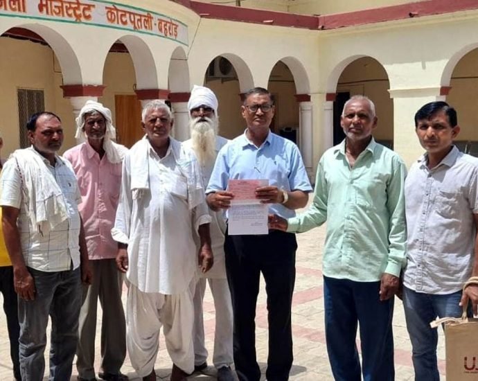 KOTPUTLI-BEHROR: खनन माफिया की दबंगई के खिलाफ  ग्रामीण लामबंद KOTPUTLI-BEHROR: खनन माफिया की दबंगई के खिलाफ  ग्रामीण लामबंद