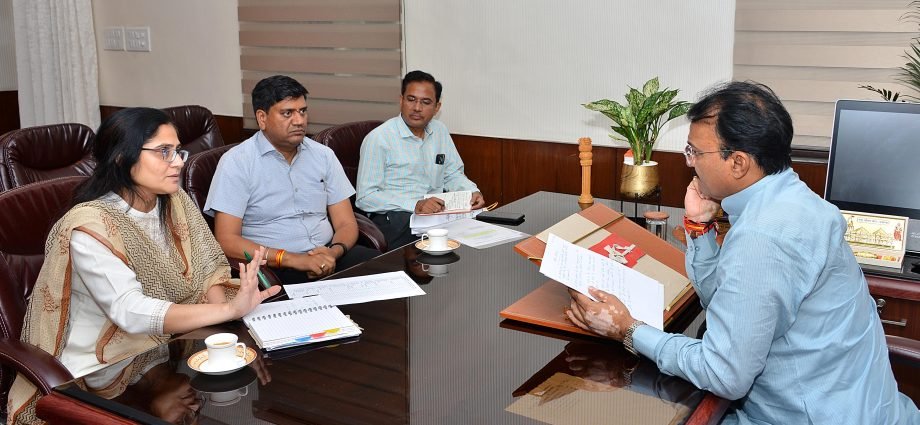 JAIPUR: उपमुख्यमंत्री ने की परिवहन विभाग को लेकर समीक्षा बैठक JAIPUR: उपमुख्यमंत्री ने की परिवहन विभाग को लेकर समीक्षा बैठक