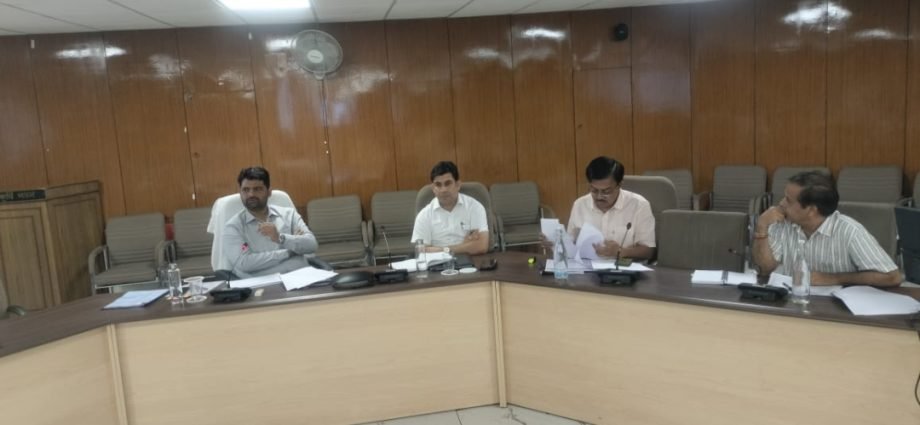 JAIPUR: कृषि एवं उद्यानिकी विभाग की समीक्षा बैठक JAIPUR: कृषि एवं उद्यानिकी विभाग की समीक्षा बैठक