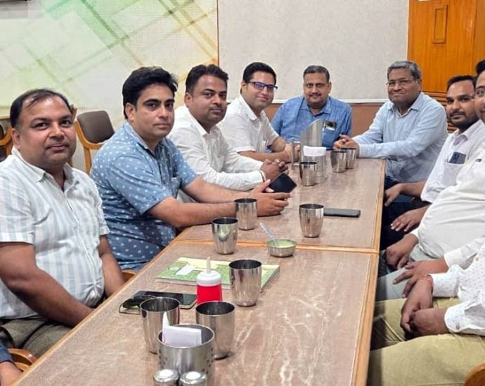 KOTPUTLI-BEHROR: कोटपूतली कर सलाहकार संघ की नई कार्यकारिणी गठित KOTPUTLI-BEHROR: कोटपूतली कर सलाहकार संघ की नई कार्यकारिणी गठित