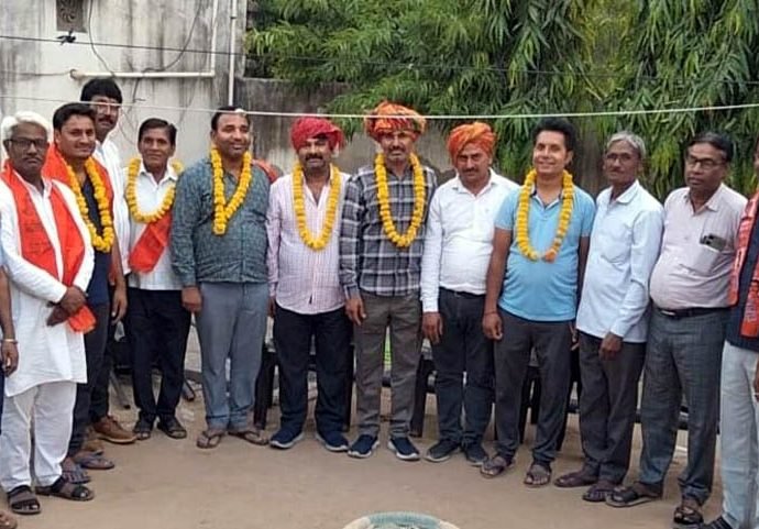 KOTPUTLI-BEHROR: सैनी सभा की नवनिर्वाचित कार्यकारिणी का स्वागत KOTPUTLI-BEHROR: सैनी सभा की नवनिर्वाचित कार्यकारिणी का स्वागत