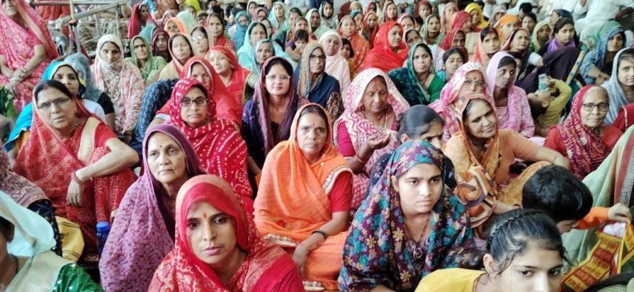 KOTPUTLI-BEHROR: कृष्ण-रुक्मणी विवाह की भव्य झांकी ने मोहा मन KOTPUTLI-BEHROR: कृष्ण-रुक्मणी विवाह की भव्य झांकी ने मोहा मन