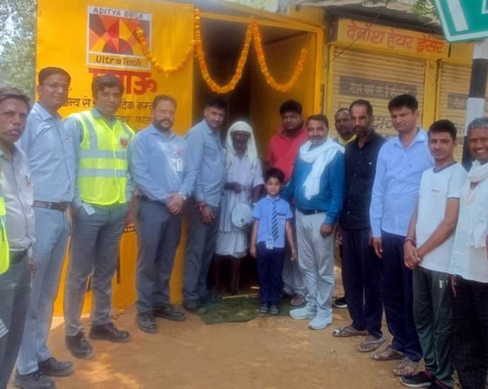 KOTPUTLI-BEHROR: राहत: राहगीरों के लिए हुई प्याऊ की शुरुआत KOTPUTLI-BEHROR: राहत: राहगीरों के लिए हुई प्याऊ की शुरुआत