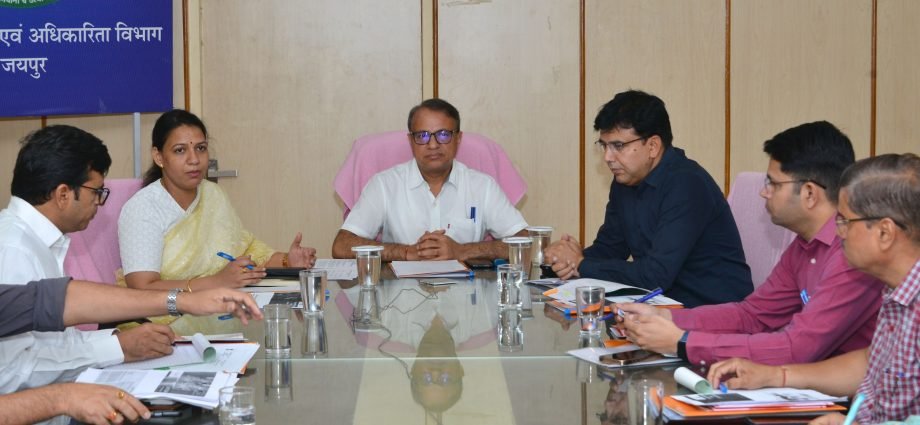 JAIPUR: ’दिव्यांगजनों को सशक्त और आत्मनिर्भर बनाने के लिए विभागों को सटीक कार्ययोजना बनाकर करना होगा काम’ -आयुक्त एवं संयुक्त शासन सचिव, विशेष योग्यजन JAIPUR: ’दिव्यांगजनों को सशक्त और आत्मनिर्भर बनाने के लिए विभागों को सटीक कार्ययोजना बनाकर करना होगा काम’ -आयुक्त एवं संयुक्त शासन सचिव, विशेष योग्यजन