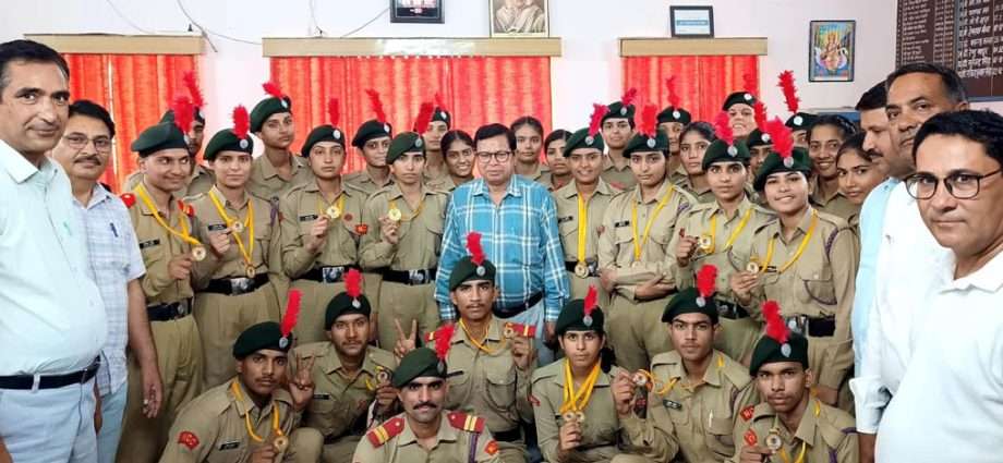KOTPUTLI-BEHROR: एनसीसी ड्रिल व गार्ड ऑफ  ऑनर में कैडेट्स का जलवा