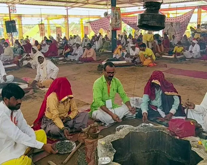 KOTPUTLI-BEHROR: फूटा जोहड़ा धाम में श्रीराम महायज्ञ का आयोजन जारी KOTPUTLI-BEHROR: फूटा जोहड़ा धाम में श्रीराम महायज्ञ का आयोजन जारी