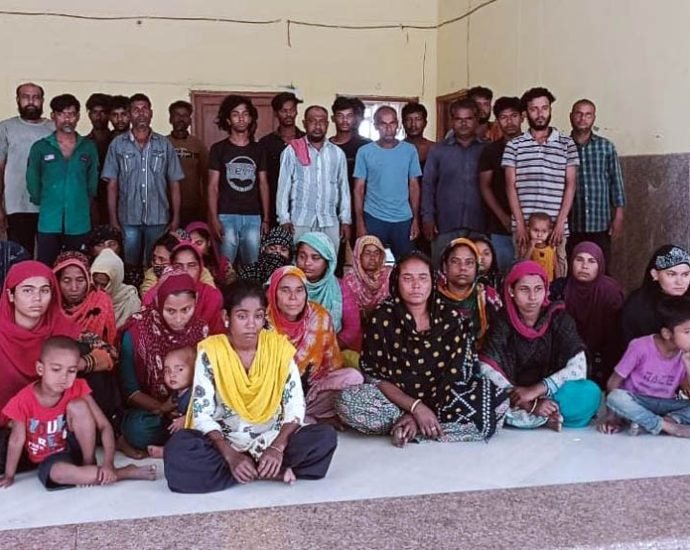 KOTPUTLI-BEHROR: बांग्लादेशियों की तलाश में दिन भर दौड़ रही पुलिस KOTPUTLI-BEHROR: बांग्लादेशियों की तलाश में दिन भर दौड़ रही पुलिस