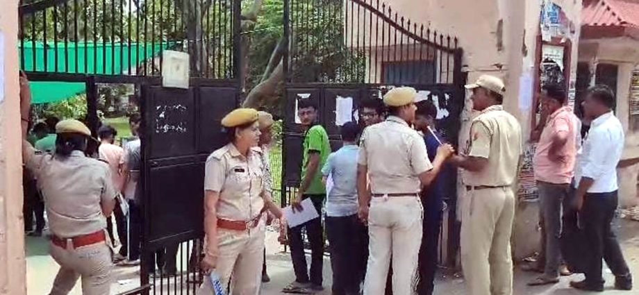 KOTPUTLI-BEHROR: जिले में नीट परीक्षा सफलतापूर्वक संपन्न, 95.46 फीसदी उपस्थिति KOTPUTLI-BEHROR: जिले में नीट परीक्षा सफलतापूर्वक संपन्न, 95.46 फीसदी उपस्थिति