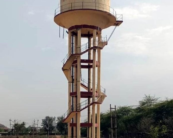 KOTPUTLI-BEHROR: चुरी गांव में पेयजल संकट गहराया, सौंपा ज्ञापन KOTPUTLI-BEHROR: चुरी गांव में पेयजल संकट गहराया, सौंपा ज्ञापन