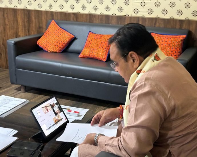 JAIPUR: मुख्यमंत्री ने बुधवार को प्रस्तावित मॉक ड्रिल की तैयारियों की समीक्षा JAIPUR: मुख्यमंत्री ने बुधवार को प्रस्तावित मॉक ड्रिल की तैयारियों की समीक्षा