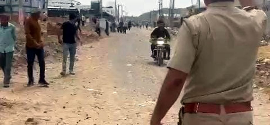 KOTPUTLI-BEHROR: सीएनजी पाइपलाइन फटने से मचा हडक़ंप KOTPUTLI-BEHROR: सीएनजी पाइपलाइन फटने से मचा हडक़ंप